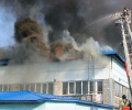 В результате крупного пожара сгорел склад в Северной промзоне