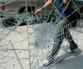 Задержан подозреваемый, разбивший стекла автобусной остановки
