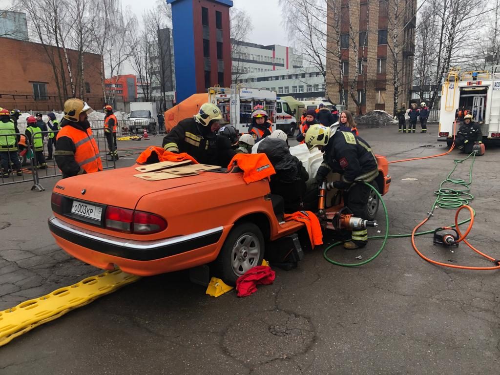 Зеленоградские пожарные лучшие в Москве в проведении аварийно-спасательных  работ при ДТП - Зеленоградские новости